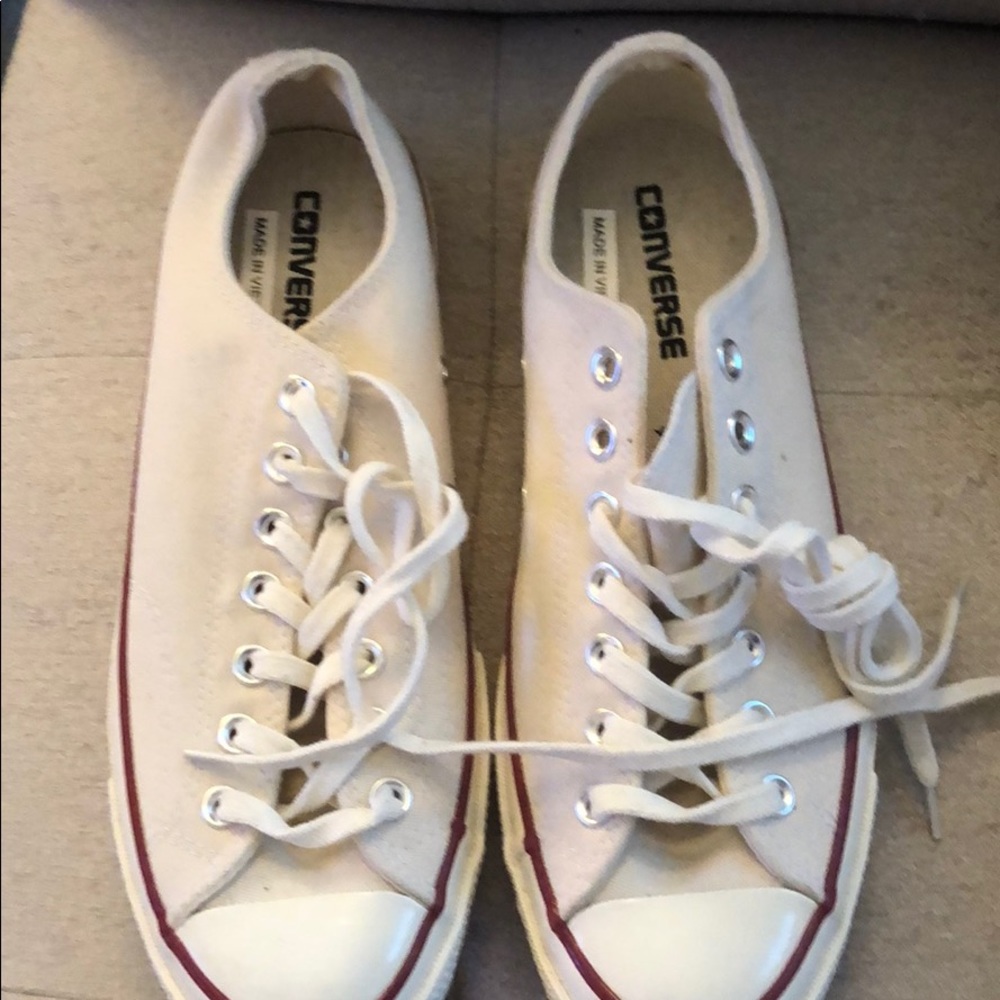 Converse low tops 8 1/2